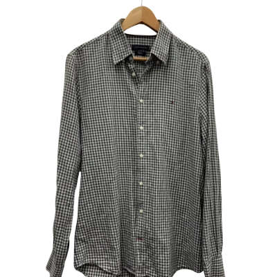 Tommy Hilfiger Mens  Size 41 Checked/ Long Sleeve Shirt Black/Checked / Off White 