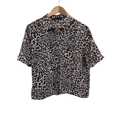Decjuba Womens  Size S Button Up Top / Short Sleeve Shirt Animal print / Black  / Grey / White 