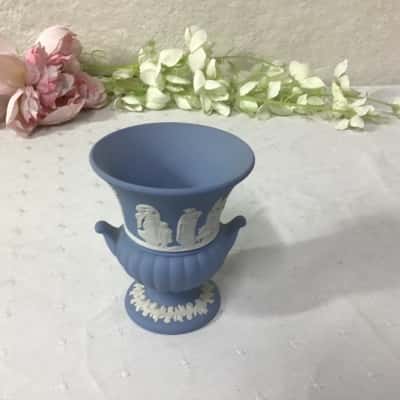 Vintage Wedgwood Jasperware Blue / White Pattern Posy Urn Vase 