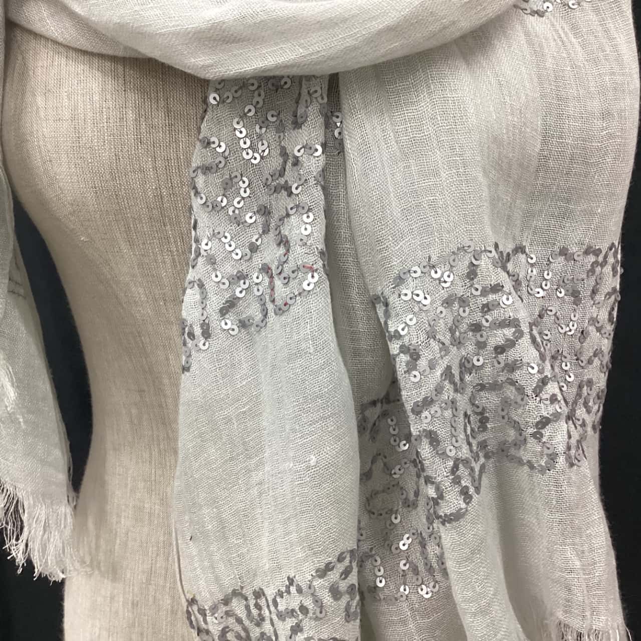 Hammock & Vine Womens Grey Scarf