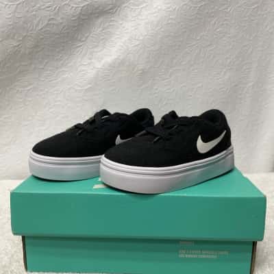 Nike Kids Size 4c Black / White 