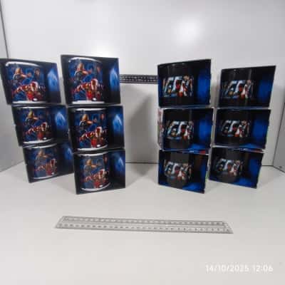 12x Marvelous Mugs Marvel 