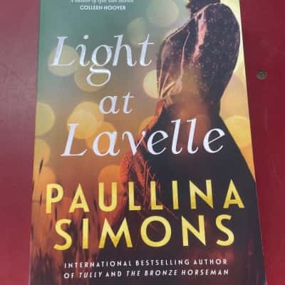 Light at Lavelle, Paulina Simons 