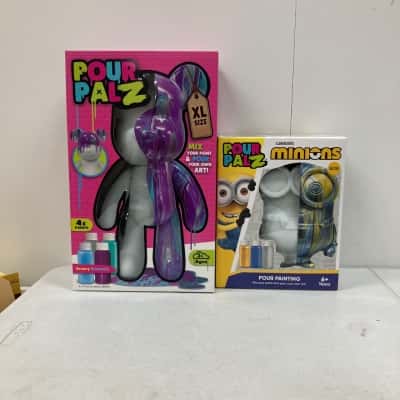 Pour Palz XL + Pour Palz Minions ‘Bob’ (Both Sealed)