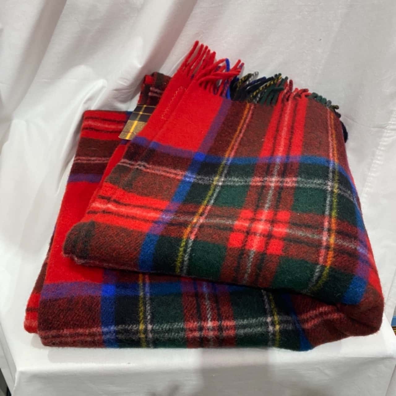 BNWT VINTAGE RETRO WOOL BLANKET PICNIC THROW RUG SINGLE BED RED AND