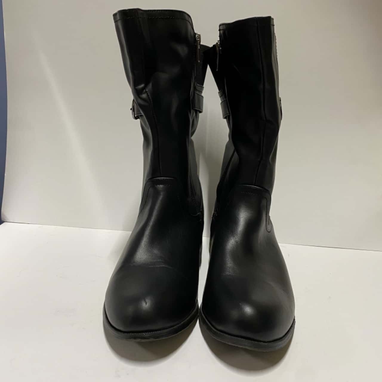 Autograph Womens Size 10 Black boots(s)