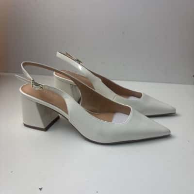 BNWT Basque Womens Heels Size 40 White RRP$159.95
