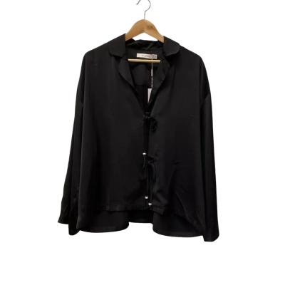 Isle Of Mine Womens  Size M Long Sleeve Shirt Black  