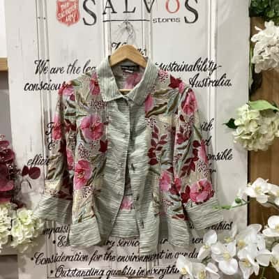 THE ARK CLOTHING CO! Womens  Size 12 Blouse Floral! LIGHT WEIGHT BUTTON UP BLOUSE! STUNNING FLORAL DESIGN AND BEAUTIFUL BUTTONS! GREAT FOR ANY OCCASION!