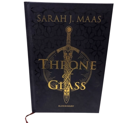 Throne of Glass Collector's Edition: By Sarah J. Maas 