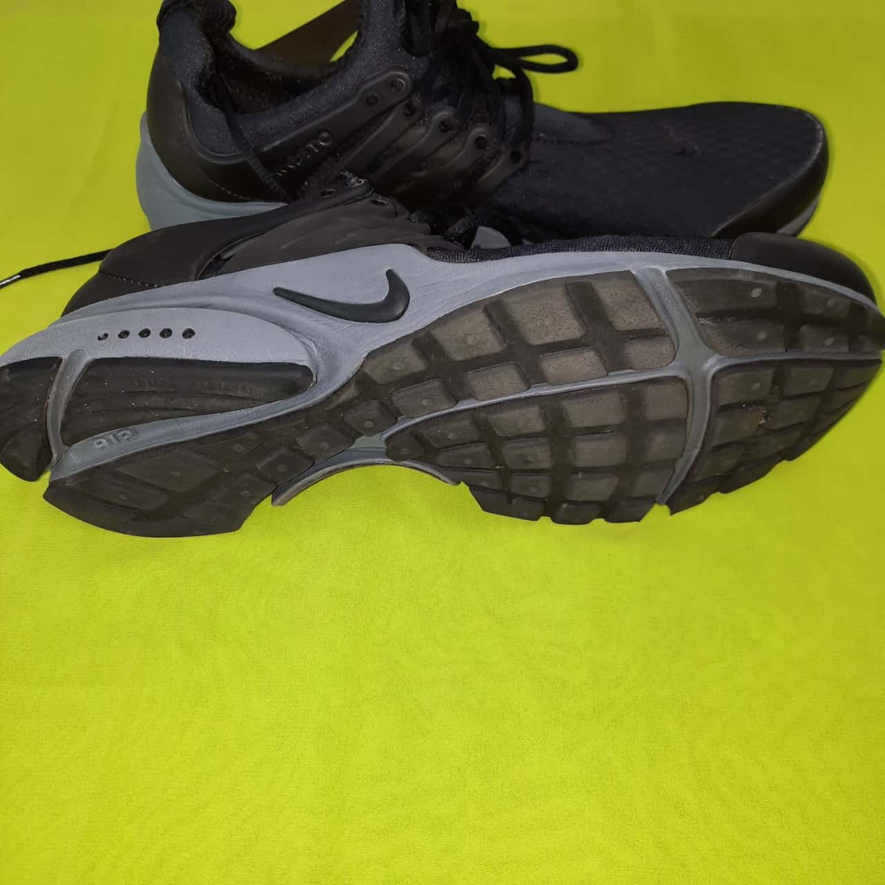 Nike Men's size 8 Presto Runner Shoe Sneaker Shoes Good Condition(s)