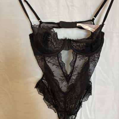 Victoria's Secret Womens  Size M Bodysuit Black  