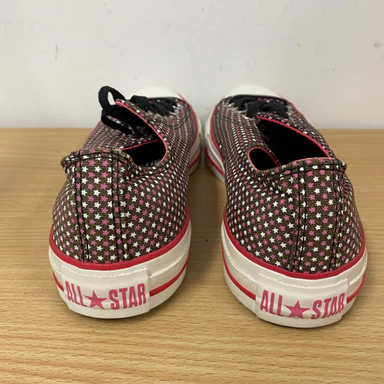 Converse All Star Unisex Size EUR39 / MENS 6 / WOMENS 8 Star Pattern (s)