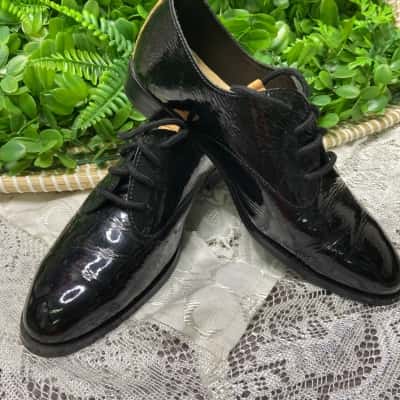 Django & Juliette  Womens  Size 38 Flats Black  