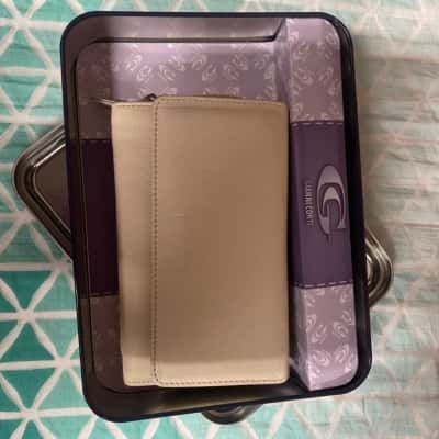 Gianni Conti Womens Cream Cowhide Wallet