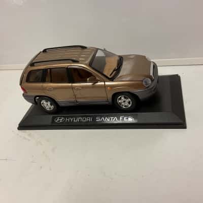 Hyundai Santa Fe die cast model car