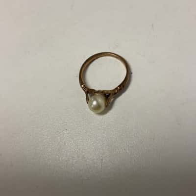  Womens 9ct gold pearl Ring size O