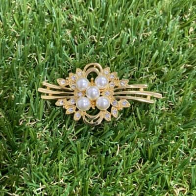  Womens Gold Tone Faux Pearl Cluster Brooch with Diamantés Leaves 