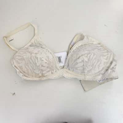 Calvin Klein Ivory Lightly Lined Plunge Ultra Soft Lace Bra  Size 34 D