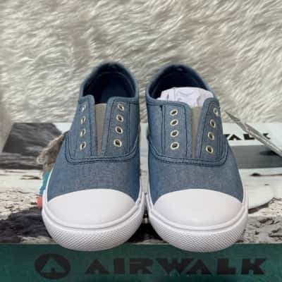  Womens  Size 6 Blue casual shoe