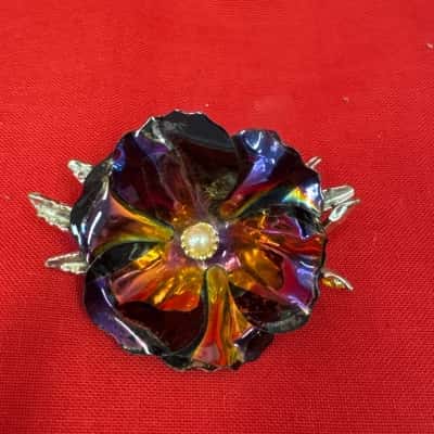  Women's Vintage Iridescent Flower Brooch 