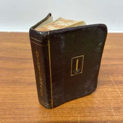 Vintage Midget Series Burgess and Bowes Ltd London English Dictionary 