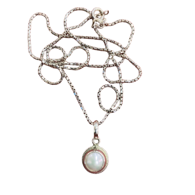  Womens Stirling silver, cultured Pearl Necklace. 24cm drop