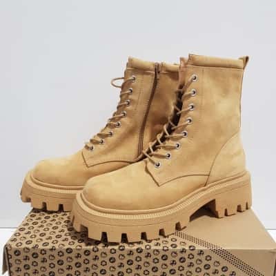 ASOS Design Lace Up Tan Boots with Chunky Sole Size UK 7