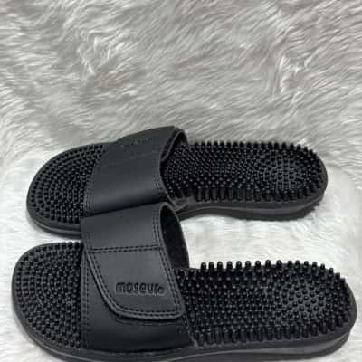 Womens Massage Sandals Size 6