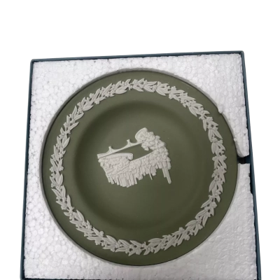 Wedgewood mini plate sage green new inbox