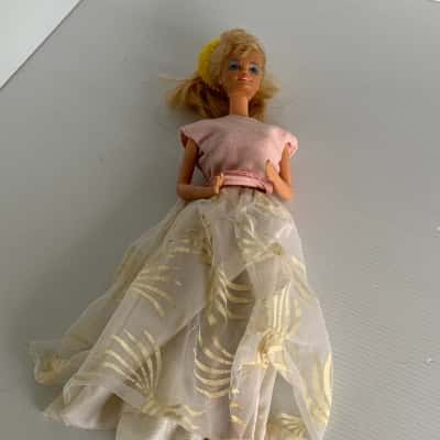 1981 Magic Curl Barbie Doll (#3856) - Non Original Outfit