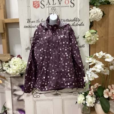 Macpac Brand! NWOT CUTE EYE CATCHING POLKADOT PATTERN HOODED LIGHTWEIGHT RAINCOAT W/ FULL FRONT ZIPPER! Womens  Size XL Hooded Jacket / Raincoat Pattern / Polka Dot / Purple / White 