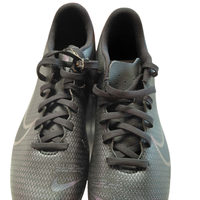 Nike Kids  Size 5 Soccer Boots Black  