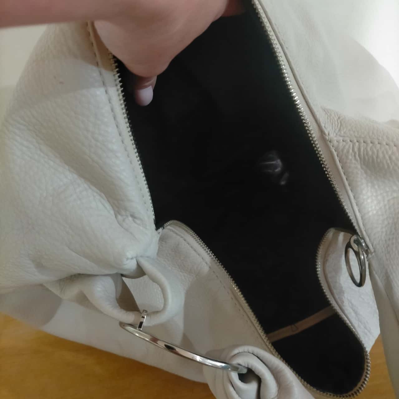 Oroton Large White Leather Slouch Bag VGUC(s)