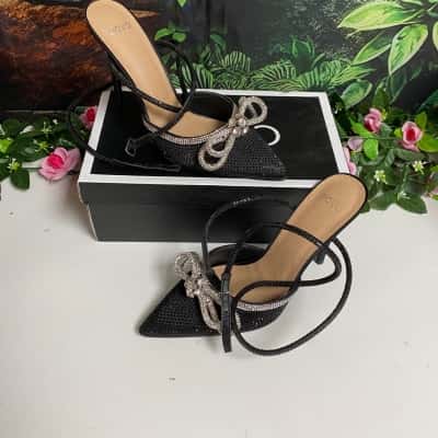 Novo Womens  Size 8 Heels Black - See Description 