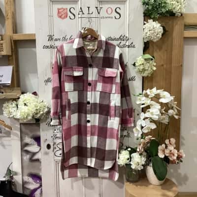 PINK DIAMOND BRAND! Womens  Size S Checked / Maroon / Pink  / White! BEAUTIFUL TRENCH COAT STYLE JACKET! GREAT FOR THOSE COLDER DAYS OR NIGHTS! GREAT FOR DAY OR NIGHT WEAR! CHECKERED PATTERN WITH DIFFERENT SHADES OF PINKS!