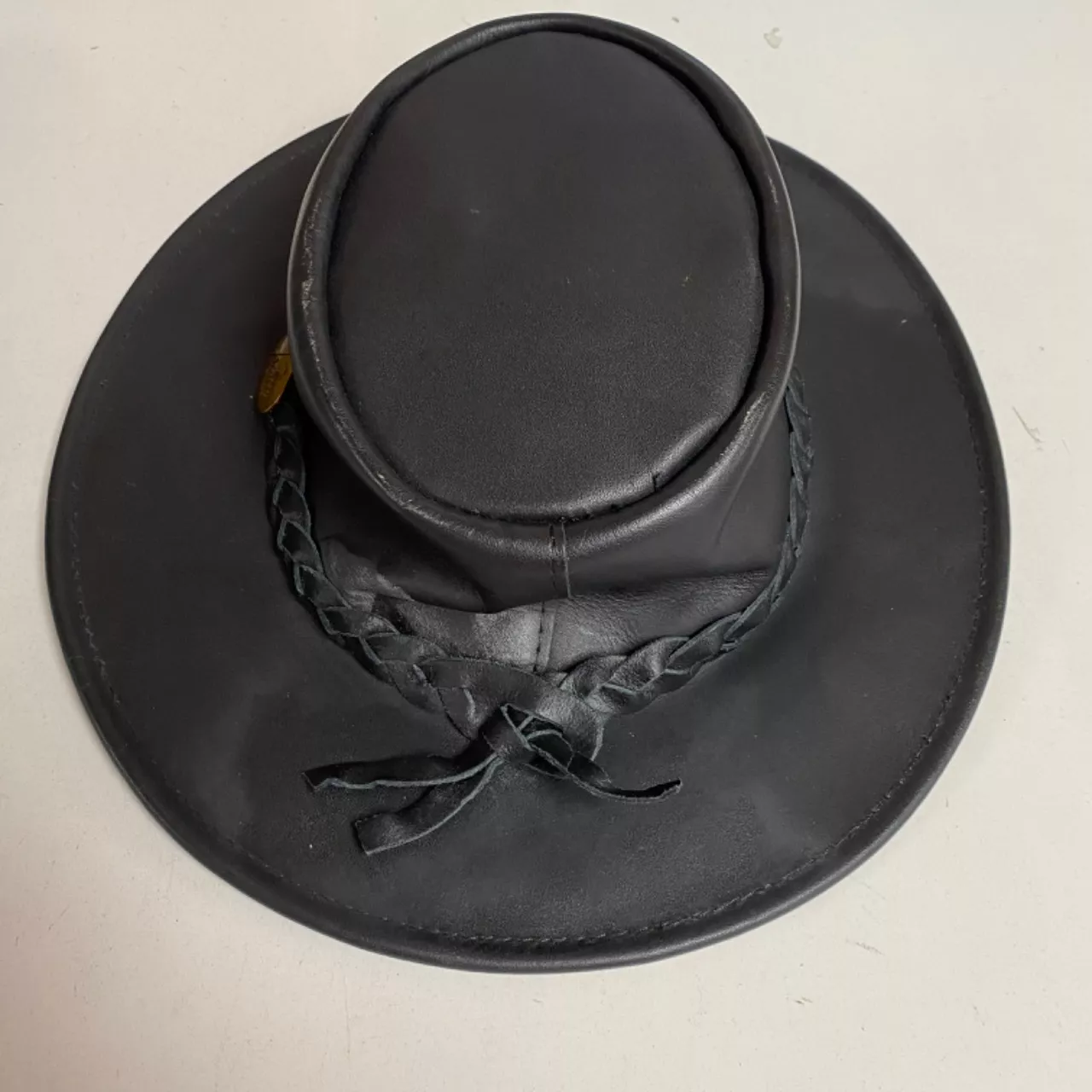 Mens Medium Black Jacaru Australia Handcrafted Leather Hat - Used