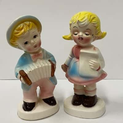 Boy and Girl Carolling figures