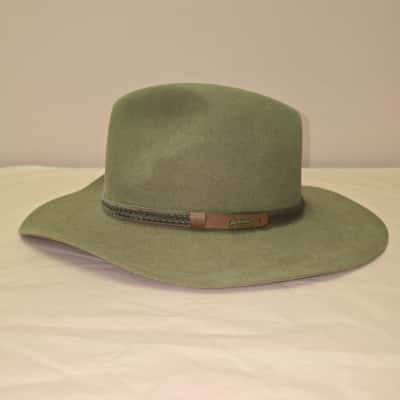 Akubra Mens  Size M Hat 