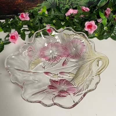 Vintage glass gorgeous bowl 