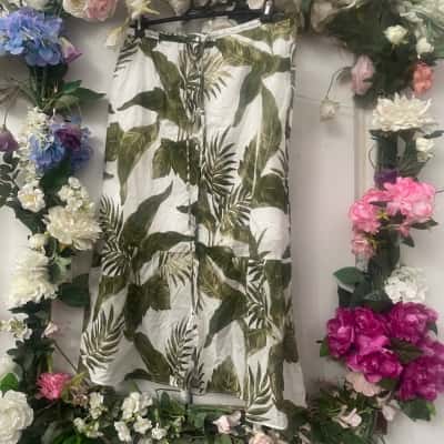 Morrison Size 2(10-12) Cream / Green skirt