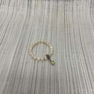THOMAS SABO Elegant Freshwater Pearl Bracelet with Green Stone Charm