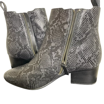 Frankie4 ankle boots women’s size 8.5