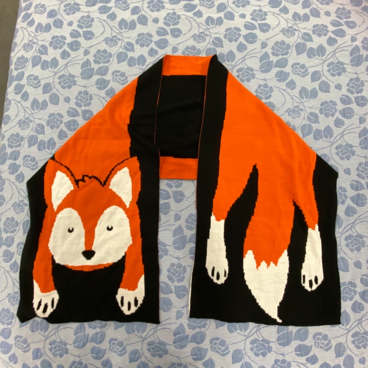 SPORTSGIRL FOX SCARF Very Cute!!(s)