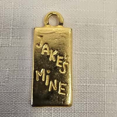  Women'sPersonalised Gold Tone Pendant featuring Engraved Text Jakes Mine
