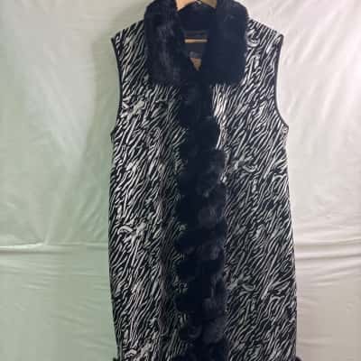 Liz Jordan Womens Size M / S Faux Fur Vest Black / White BNWT