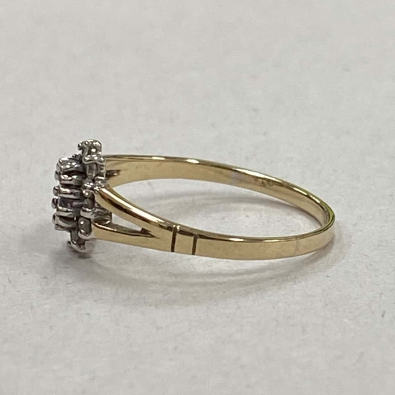 9ct (375) Gold Ring with Amethyst & CZ Stone(s)