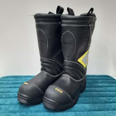Magnum Elite Firefighting Boots. EU 43. New