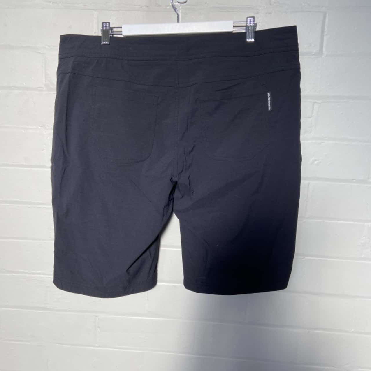 Kathmandu Womens shorts Size 18