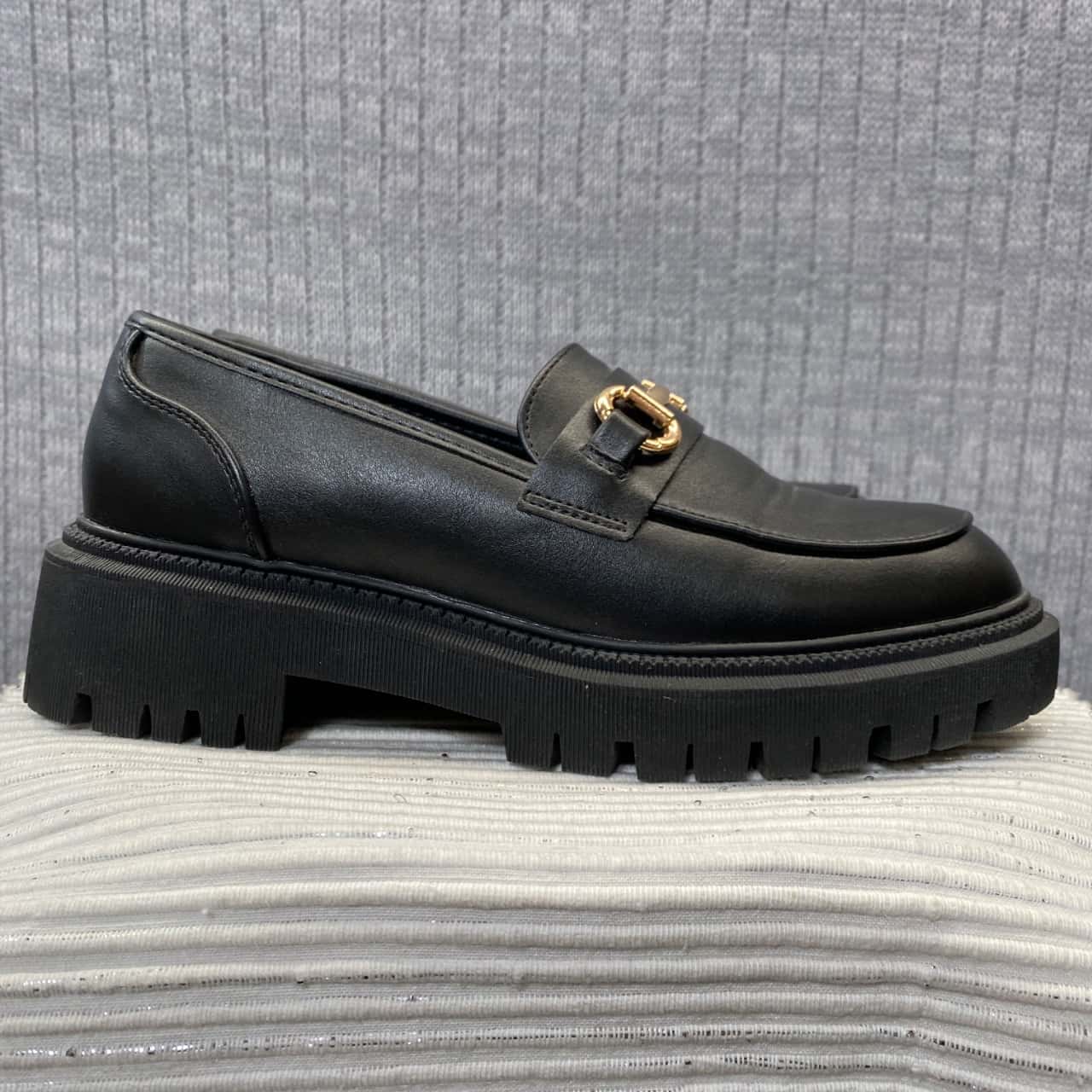 Women's Therapy Size 8 Black 'Extra' Chunky Loafers